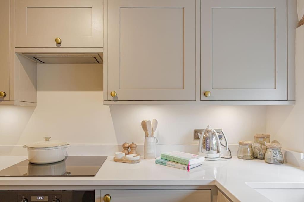 East Barn Cottage - Refurbished Barn Conversion! Weston Subedge エクステリア 写真